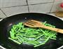 豆角焖面的做法图解2