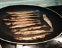 香煎多春鱼的做法图解3