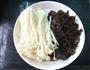 黄瓜木耳拌金针菇的做法图解3