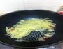 土豆丝炒松坂肉的做法图解6