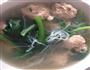 菠菜粉丝汆丸子的做法图解1