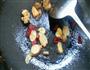 板栗焖鸡的做法图解1