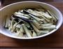肉沫香菇炒茄子的做法图解1