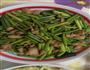 蒜苔炒肉的做法图解1