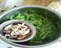 西芹炒香菇的做法图解1