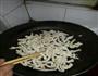 鸡丝粉丝洋白菜的做法图解3