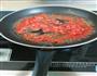 番茄腊肠拌面的做法图解1
