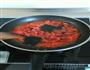 番茄腊肠拌面的做法图解2