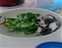 香菇炒小白菜的做法图解1