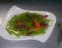 香芹炒腊肠的做法图解1