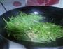 豆角丝肉丝炒饼的做法图解4