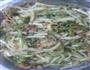 豆角丝肉丝炒饼的做法图解5