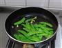 蒜香仙菇荷兰豆的做法图解6