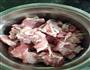 生地熟地土茯苓煲龙骨的做法图解1
