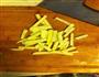 西兰花炒土豆的做法图解2