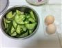黄瓜炒蛋的做法图解1