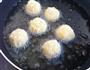 金枪鱼夹心土豆黄金球的做法图解11