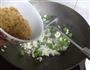 蛋白炒莴笋肉松的做法图解7