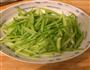 芹菜炒肉片的做法图解1