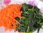 菠菜拌胡萝卜的做法图解4