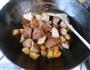 土豆烩丸子的做法图解3