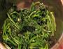 凉拌菠菜的做法图解2