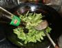蚝油芹菜的做法图解3