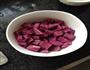 紫薯红豆薏仁黑米花生红枣粥的做法图解4