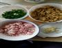 肉末榨菜米粉的做法图解1