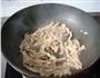 香菇炒瘦肉的做法图解2