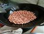 油炒花生米的做法图解1