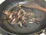 炒老鼠干的做法图解5
