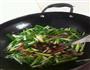 腊肉蒜苗的做法图解4