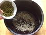 绿豆小米粥的做法图解3