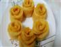 玫瑰花状的胡萝卜馒头的做法图解3