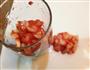 草莓捞奶昔的做法图解1