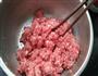炸猪肉丸子的做法图解3