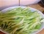 炒芹菜的做法图解2