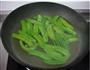 蒜蓉荷兰豆的做法步骤1