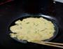 鸡蛋葱油饼的做法图解3