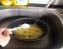 油炸土豆丝的做法图解2