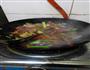 芹菜炒腊肉的做法图解5