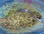 韭菜拌酥红豆的做法图解2