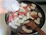 香肠炒年糕的做法图解4