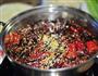 自制家庭版麻辣红汤火锅的做法图解11