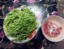蒜蓉豆角炒肉丝的做法图解1