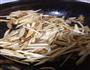 杏鲍菇炒肉丝的做法图解3