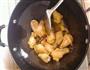 土豆鸡翅根的做法图解2