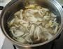 蟹味菇鱼丸汤的做法图解4
