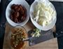 白菜溜丸子的做法图解1